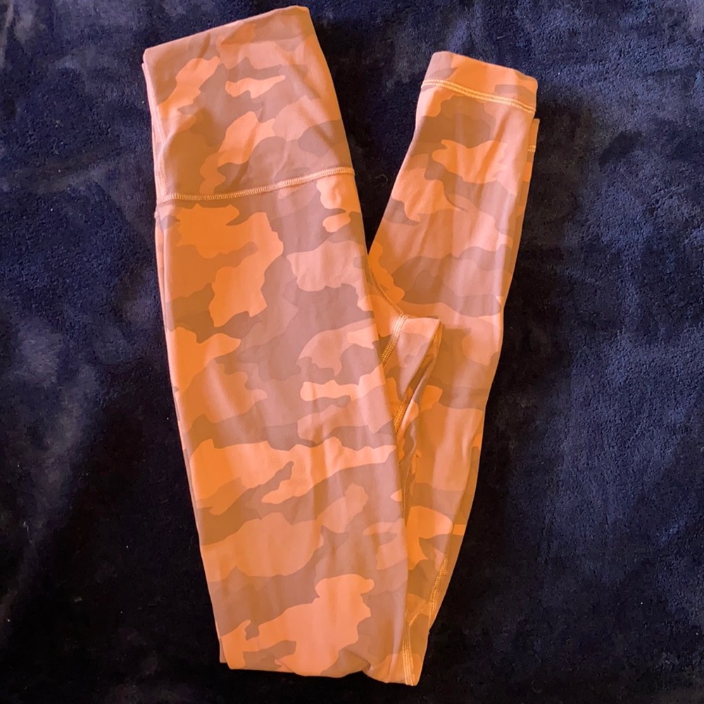 Size 4 pink camo legging